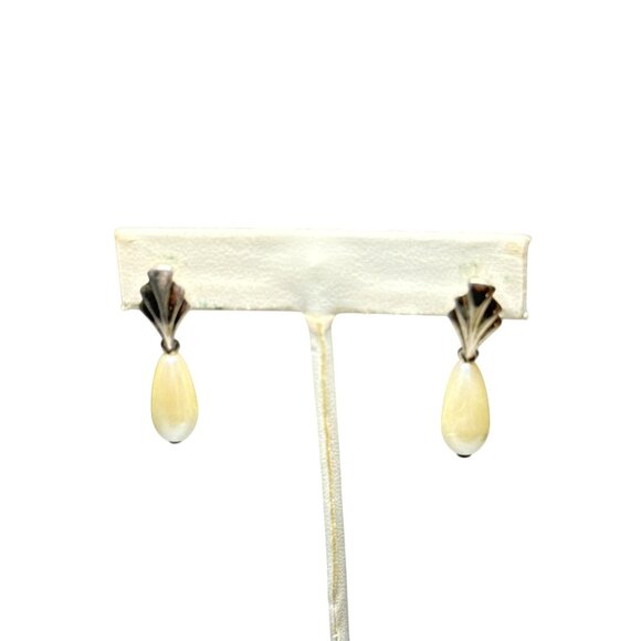 Marvella Vintage Pierced Earrings Faux Pearl Teardrop Silver Tone Classic Style - Picture 4 of 7